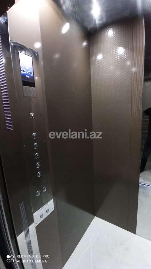 Satılır, köhnə tikili, 4 otaqlı, 110 m², 8 Noyabr m.