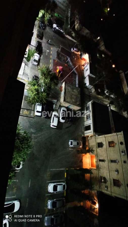 Satılır, köhnə tikili, 4 otaqlı, 110 m², 8 Noyabr m.