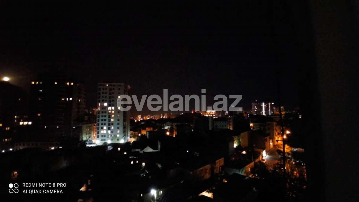 Satılır, köhnə tikili, 4 otaqlı, 110 m², 8 Noyabr m.