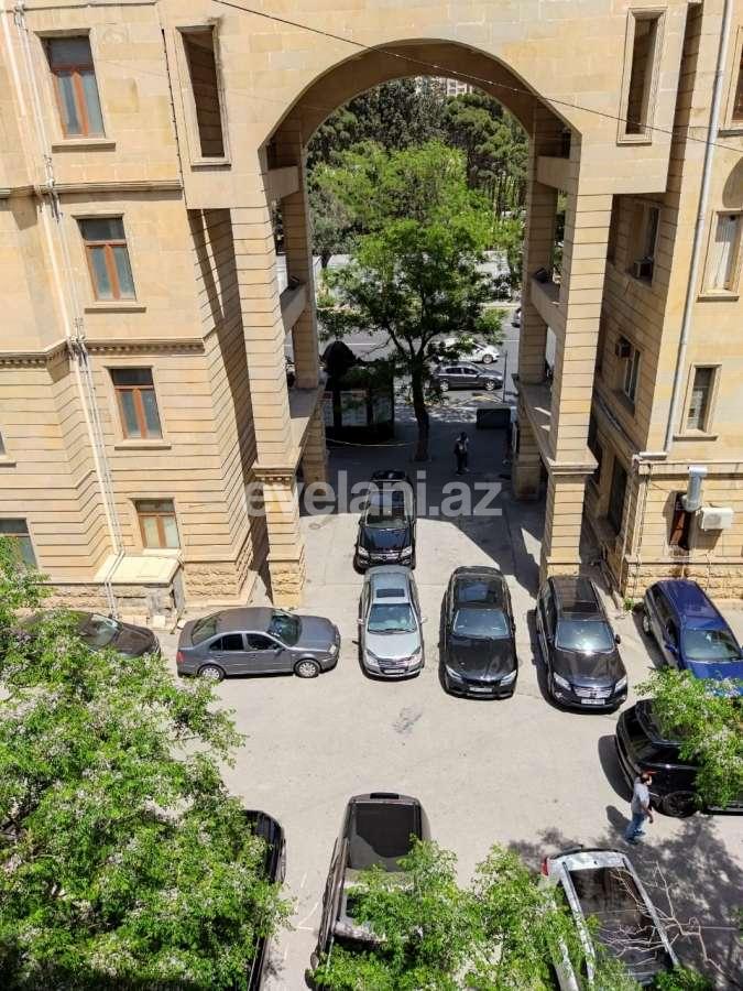 Kirayə verilir, köhnə tikili, 3 otaqlı, 120 m², Sahil m.