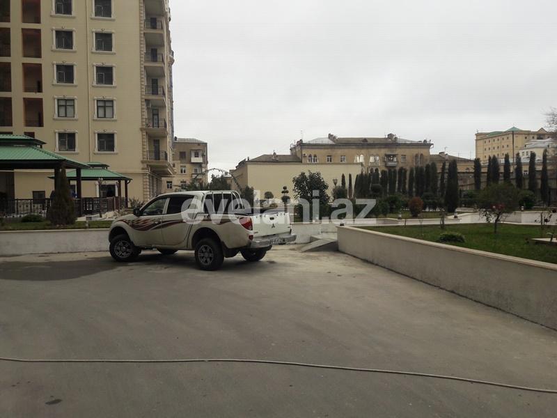 Продаётся, новостройка, 3-комнаты, 159 m², Элмляр Академиясы m.