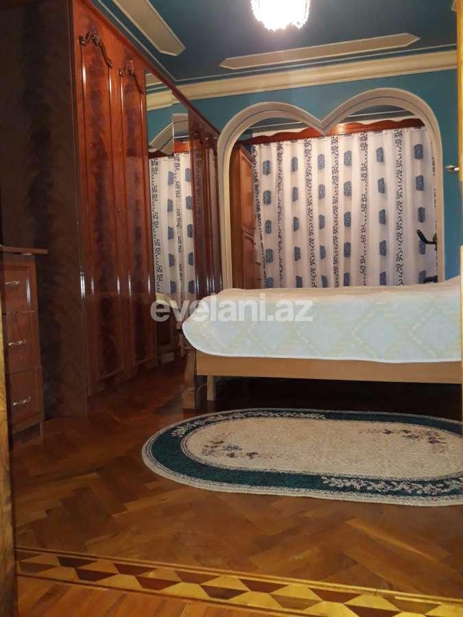 Sale, old building, 4 room, 100 m², Azadlig prospekti m.