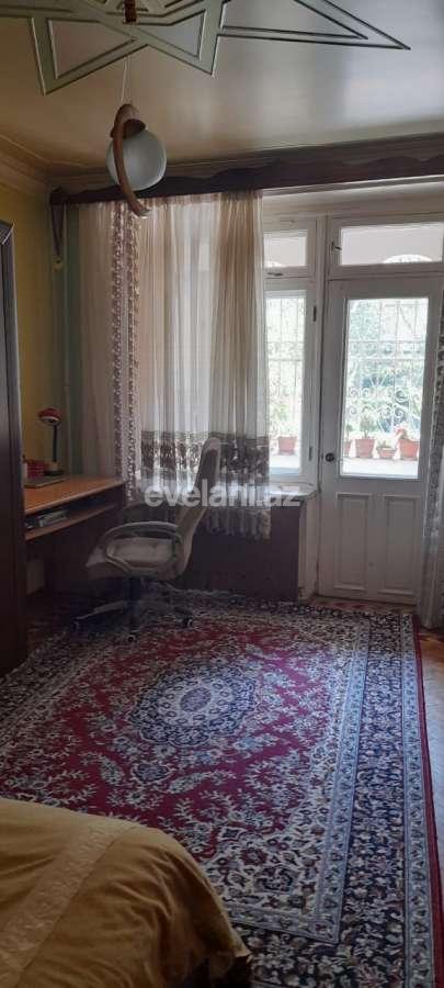 Sale, old building, 4 room, 100 m², Azadlig prospekti m.