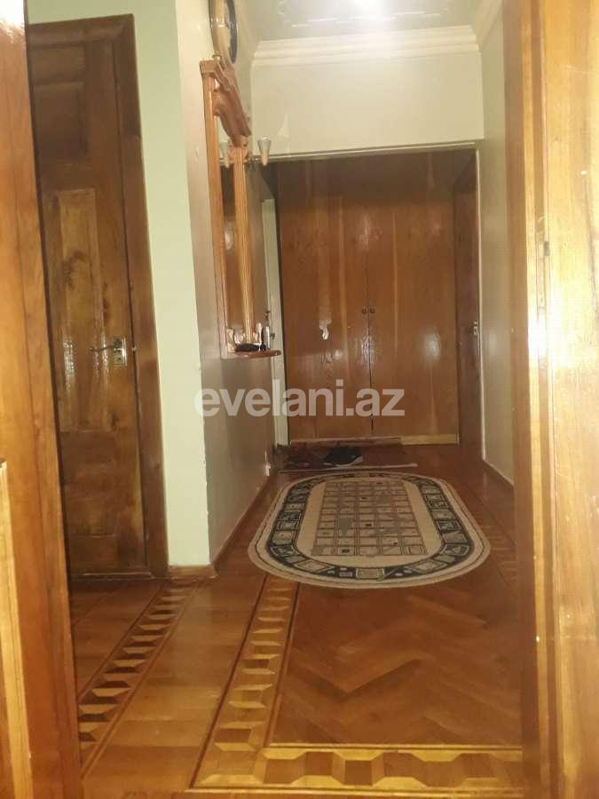 Sale, old building, 4 room, 100 m², Azadlig prospekti m.
