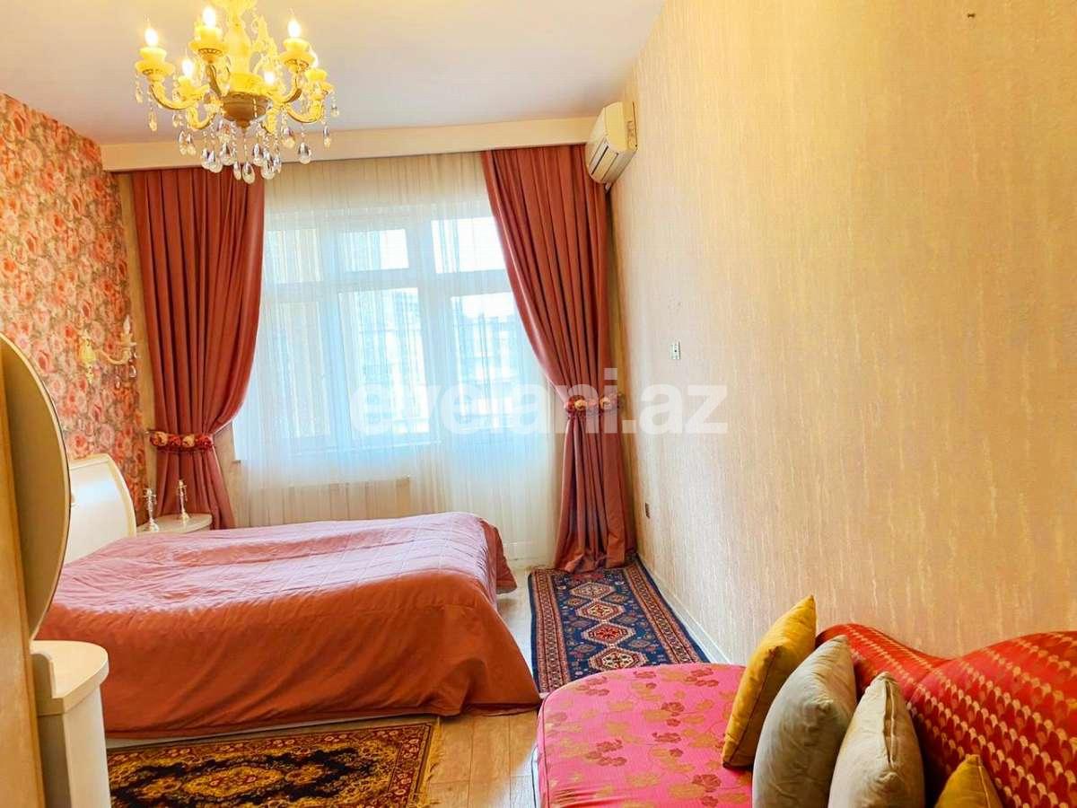 Satılır, yeni tikili, 3 otaqlı, 130 m², Nizami m.