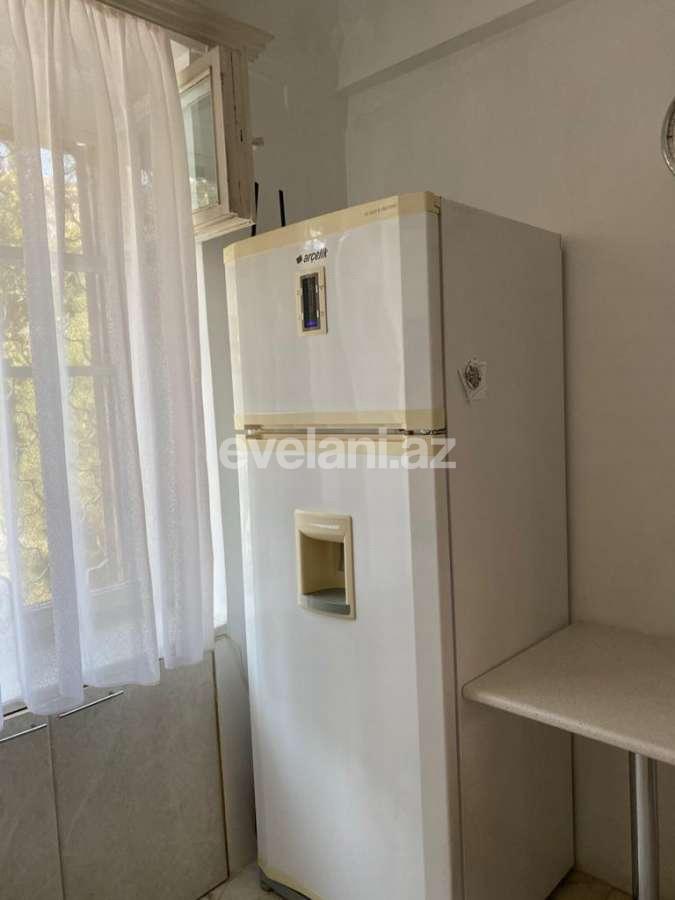 Satılır, köhnə tikili, 3 otaqlı, 65 m², Elmlər Akademiyası m.