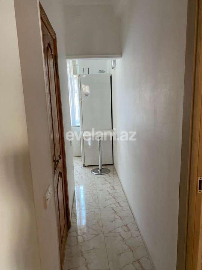 Satılır, köhnə tikili, 3 otaqlı, 65 m², Elmlər Akademiyası m.