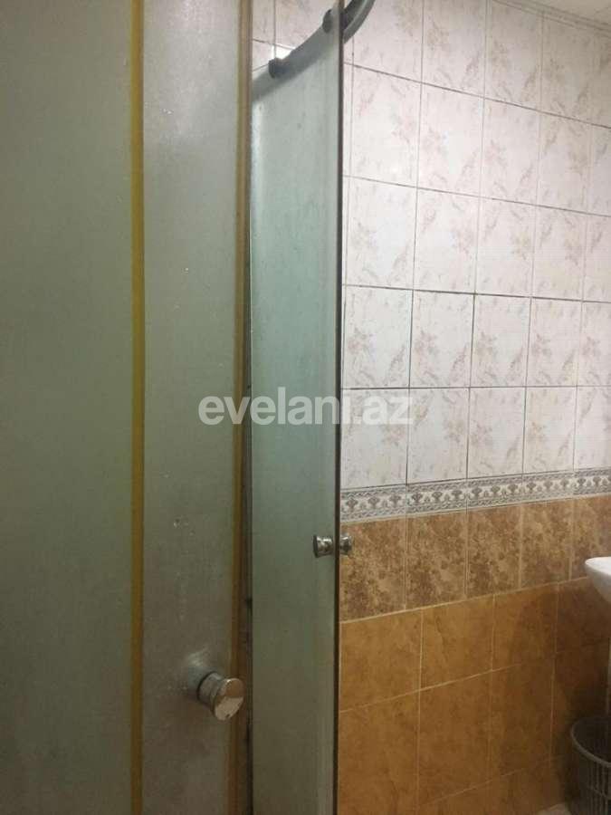 Sale, old building, 3 room, 65 m², Nizami m.