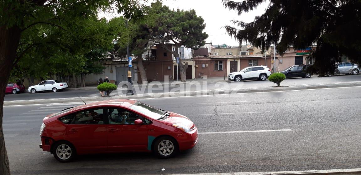 Kirayə verilir, obyekt, 250 m², İnşaatçılar m.