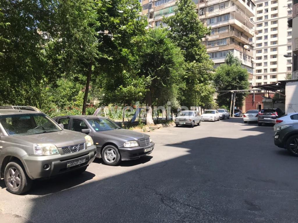 Sale, old building, 2 room, 62 m², Elmlar Akademiyası m.