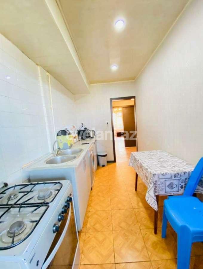 Satılır, köhnə tikili, 2 otaqlı, 80 m², Elmlər Akademiyası m.