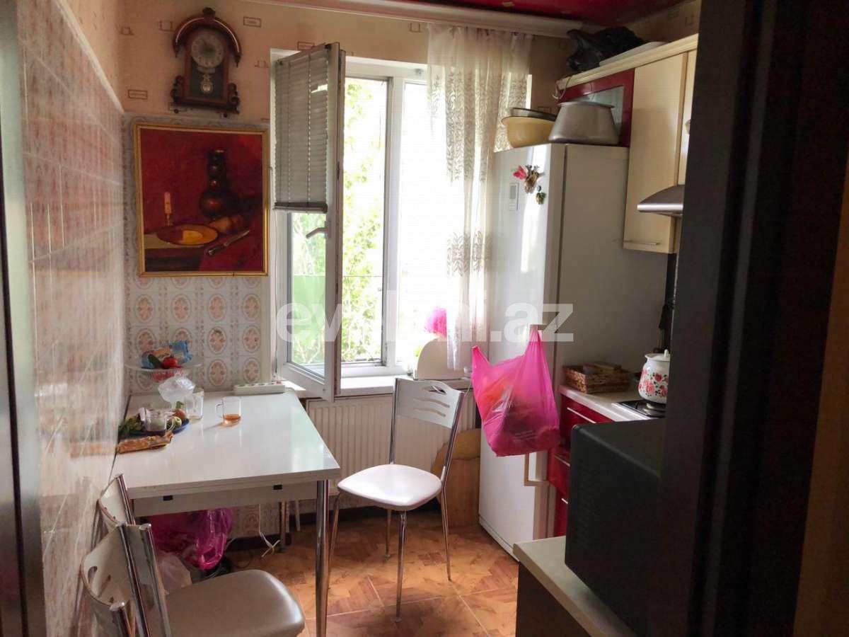 Satılır, köhnə tikili, 2 otaqlı, 60 m², Elmlər Akademiyası m.