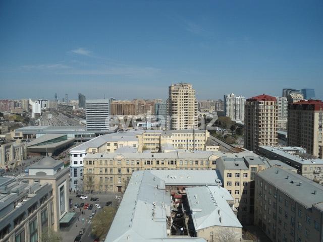 Satılır, yeni tikili, 4 otaqlı, 190 m², 28 may m.