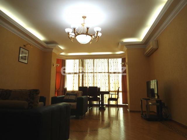 Satılır, yeni tikili, 4 otaqlı, 190 m², 28 may m.