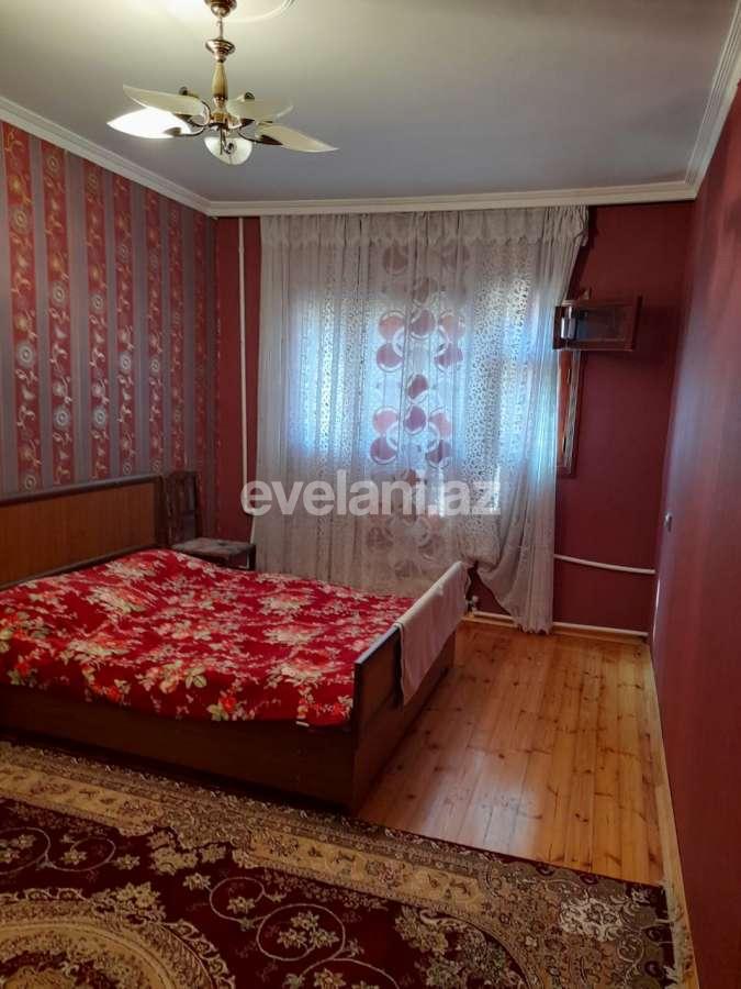 Sale, old building, 3 room, 70 m², Inshaatchilar m.