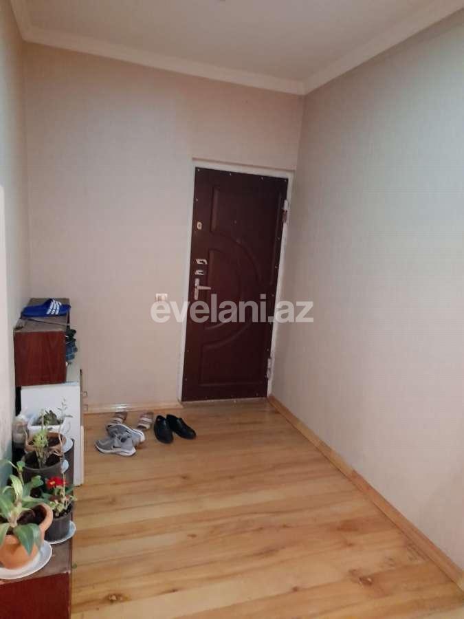 Sale, old building, 3 room, 70 m², Inshaatchilar m.