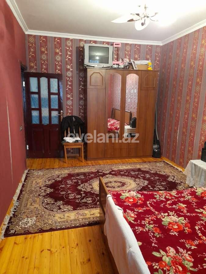 Sale, old building, 3 room, 70 m², Inshaatchilar m.