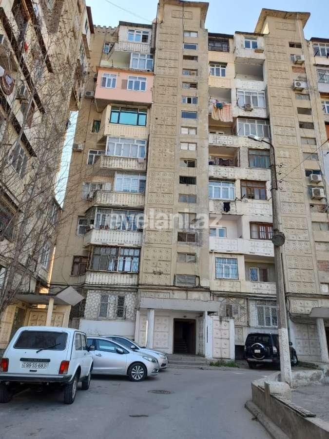 Sale, old building, 3 room, 70 m², Inshaatchilar m.