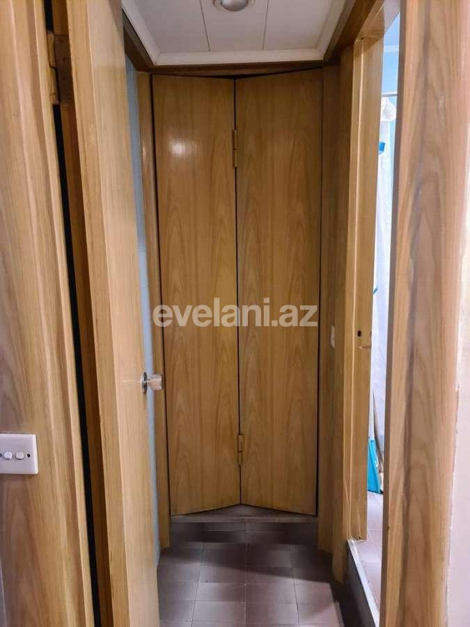 Sale, old building, 3 room, 90 m², Sahil m.