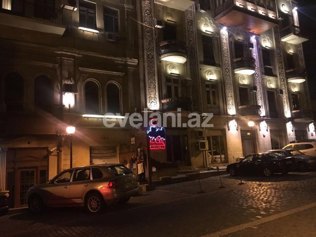 Kirayə verilir, köhnə tikili, 3 otaqlı, 130 m², İçəri Şəhər m.