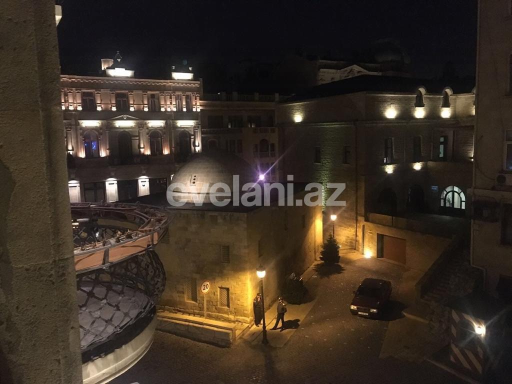 Kirayə verilir, köhnə tikili, 3 otaqlı, 130 m², İçəri Şəhər m.