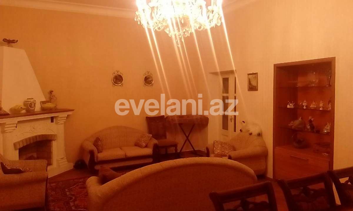 Sale, old building, 4 room, 300 m², 28 may m.