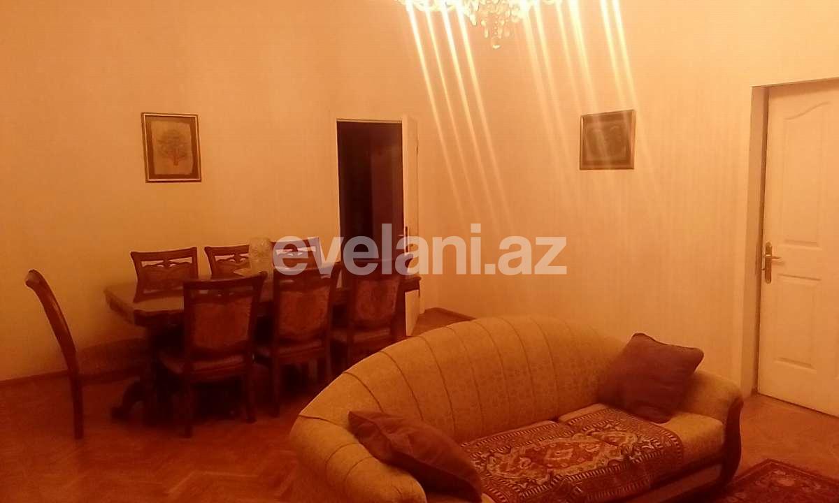 Sale, old building, 4 room, 300 m², 28 may m.