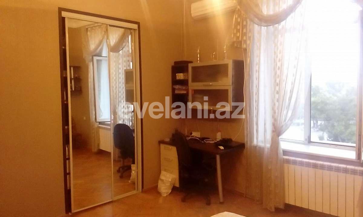 Sale, old building, 4 room, 300 m², 28 may m.
