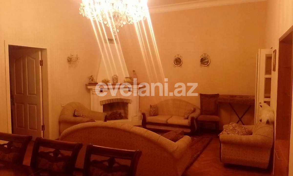 Sale, old building, 4 room, 300 m², 28 may m.