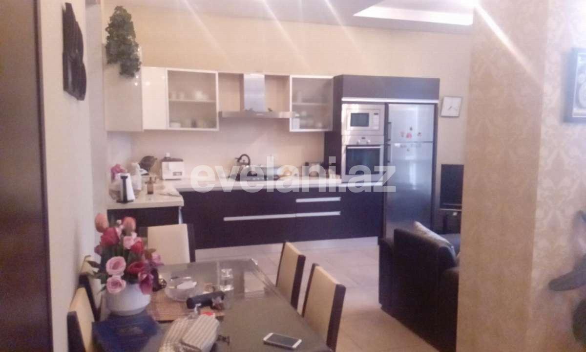 Sale, old building, 4 room, 300 m², 28 may m.