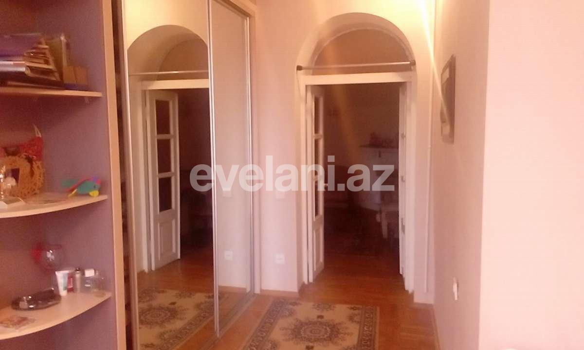 Sale, old building, 4 room, 300 m², 28 may m.