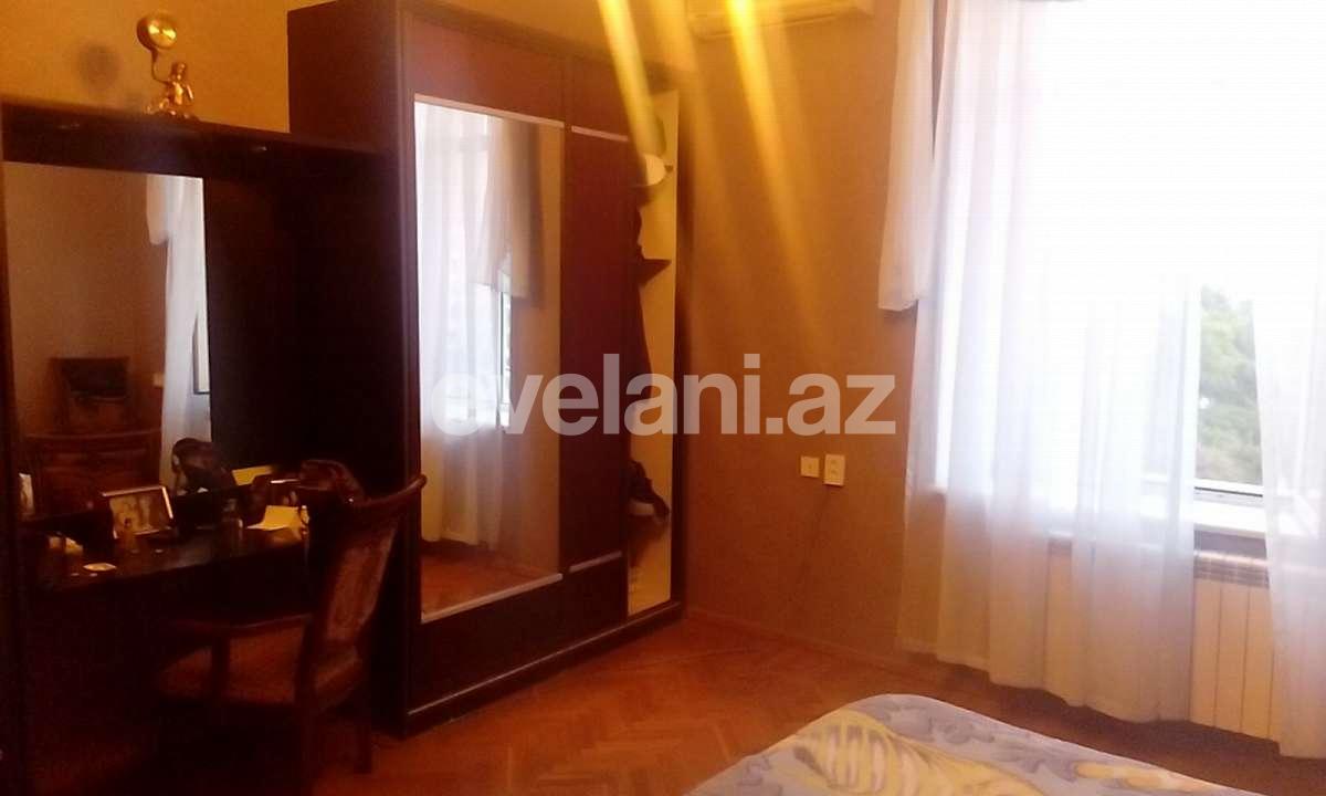 Sale, old building, 4 room, 300 m², 28 may m.