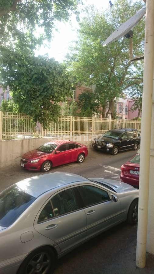 Продаётся, вторичка, 1-комнаты, 32 m², Низами m.