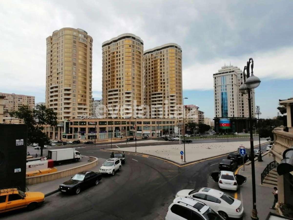 Продаётся, вторичка, 1-комнаты, 32 m², Низами m.