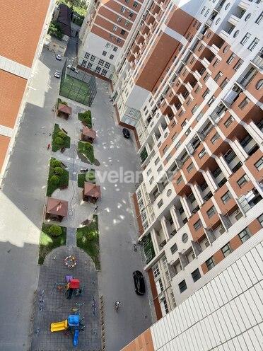 Kirayə verilir, yeni tikili, 3 otaqlı, 120 m², 8 Noyabr m.