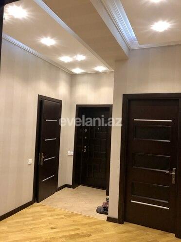 Kirayə verilir, yeni tikili, 3 otaqlı, 120 m², 8 Noyabr m.