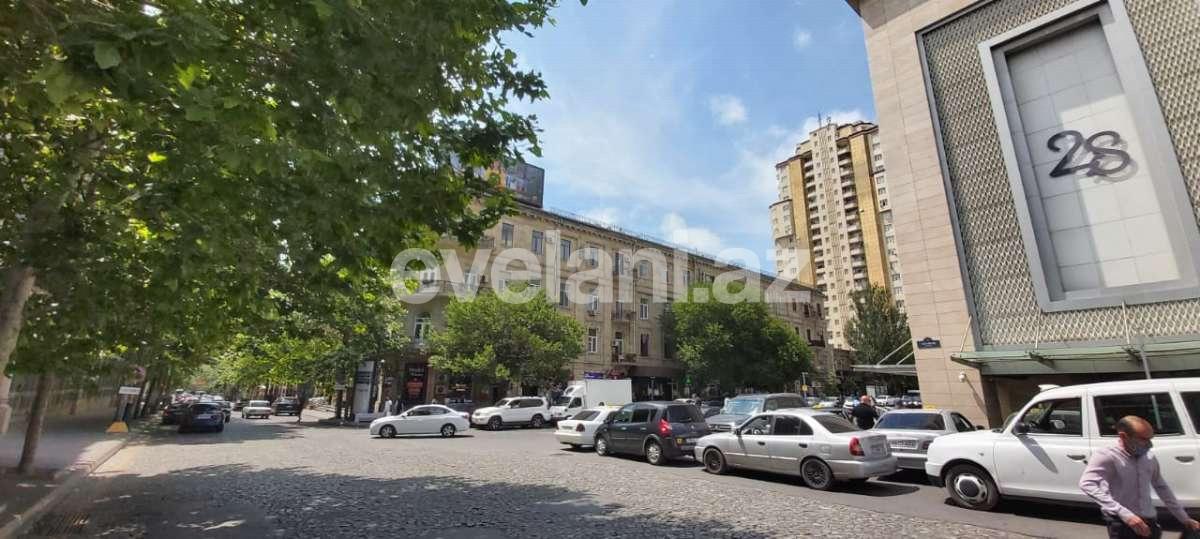 Sale, old building, 4 room, 187 m², 28 may m.