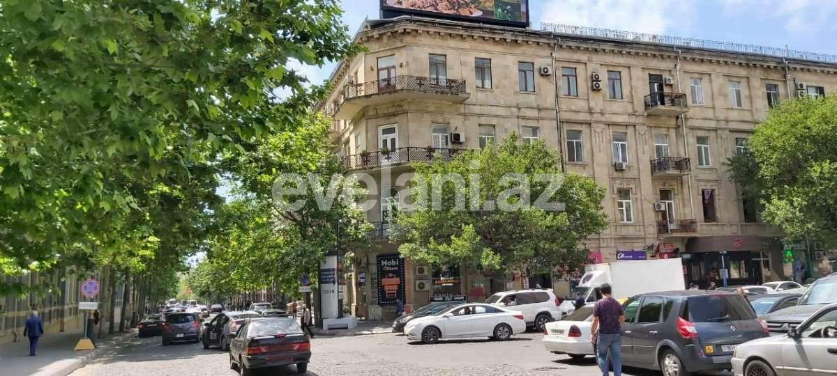 Sale, old building, 4 room, 187 m², 28 may m.