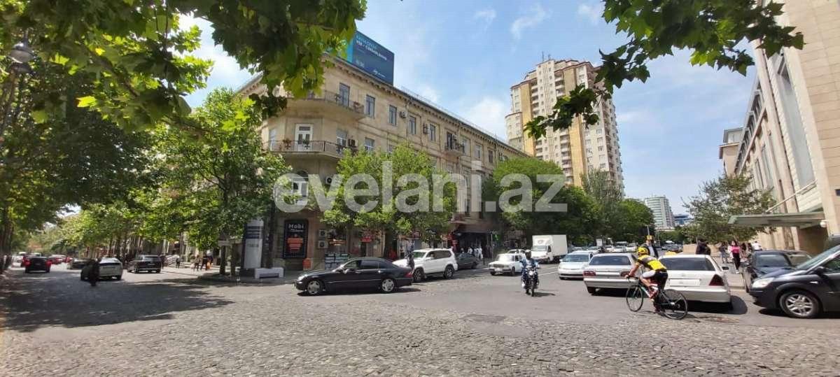 Sale, old building, 4 room, 187 m², 28 may m.