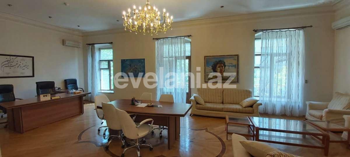 Sale, old building, 4 room, 187 m², 28 may m.