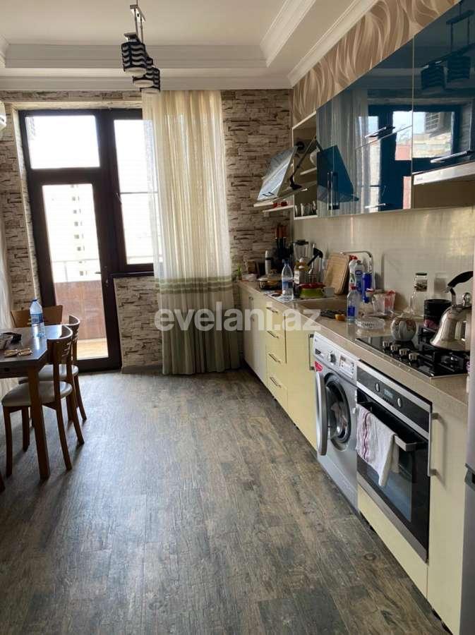 Kirayə verilir, yeni tikili, 2 otaqlı, 90 m², İnşaatçılar m.