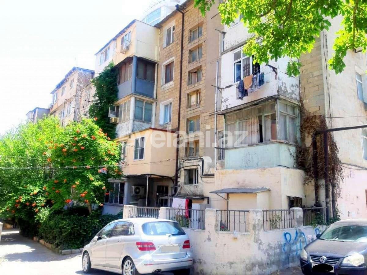 Sale, old building, 2 room, 55 m², Elmlar Akademiyası m.