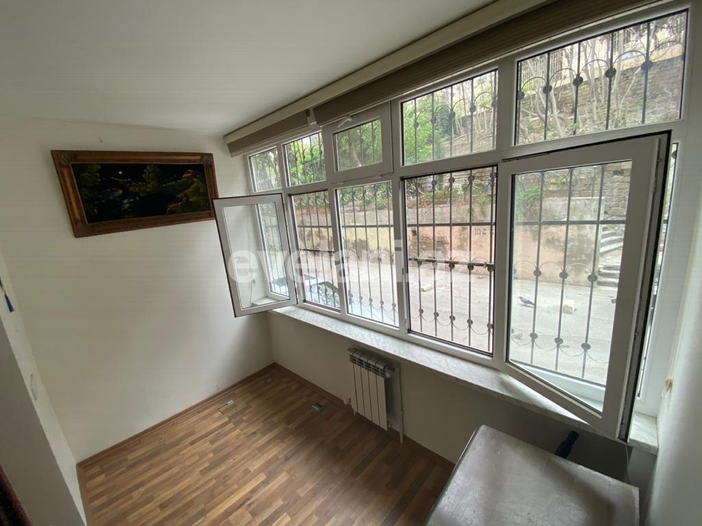 Satılır, köhnə tikili, 3 otaqlı, 75 m², Elmlər Akademiyası m.