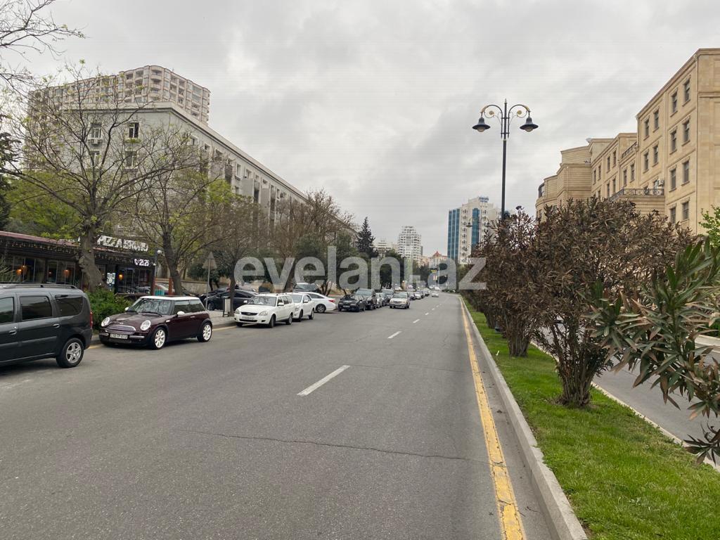 Satılır, köhnə tikili, 3 otaqlı, 75 m², Elmlər Akademiyası m.