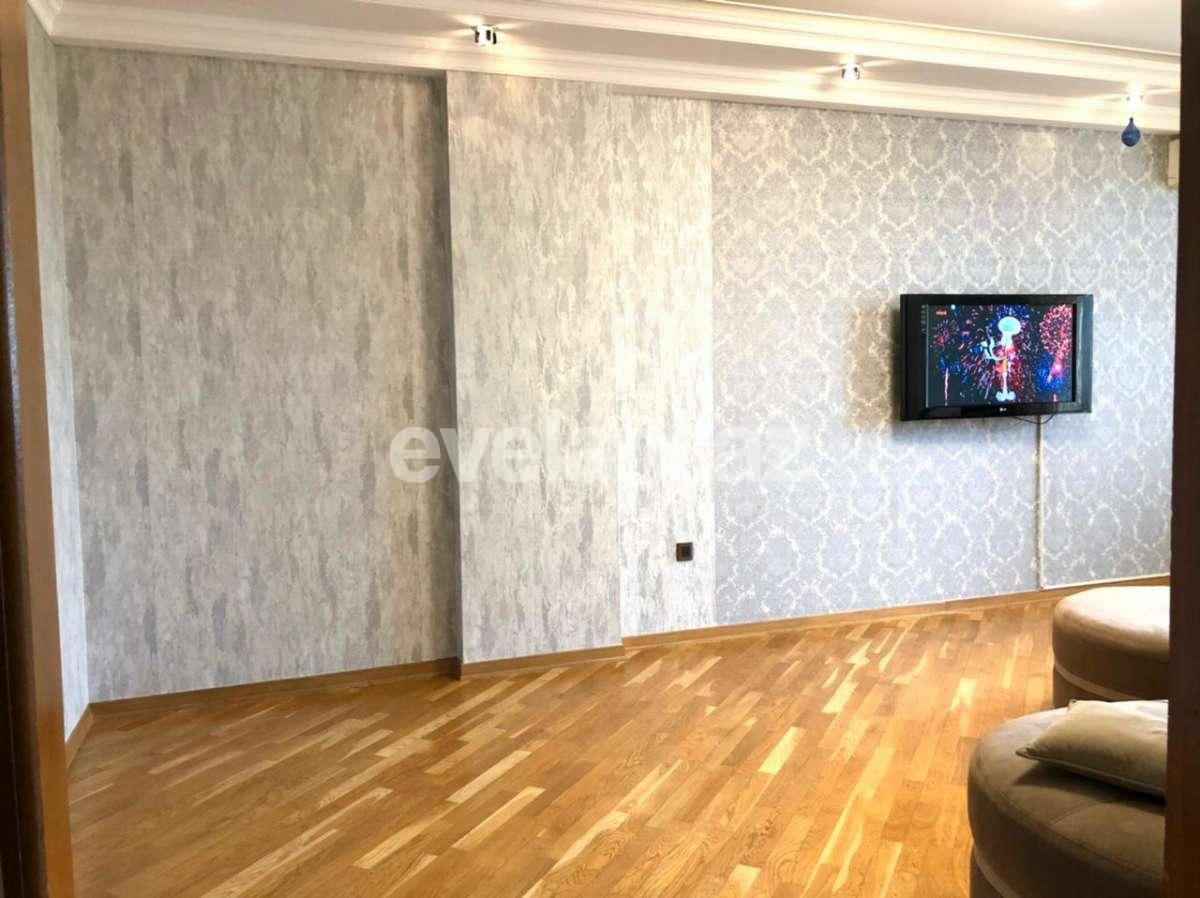 Satılır, yeni tikili, 3 otaqlı, 130 m², Azadlıq prospekti m.