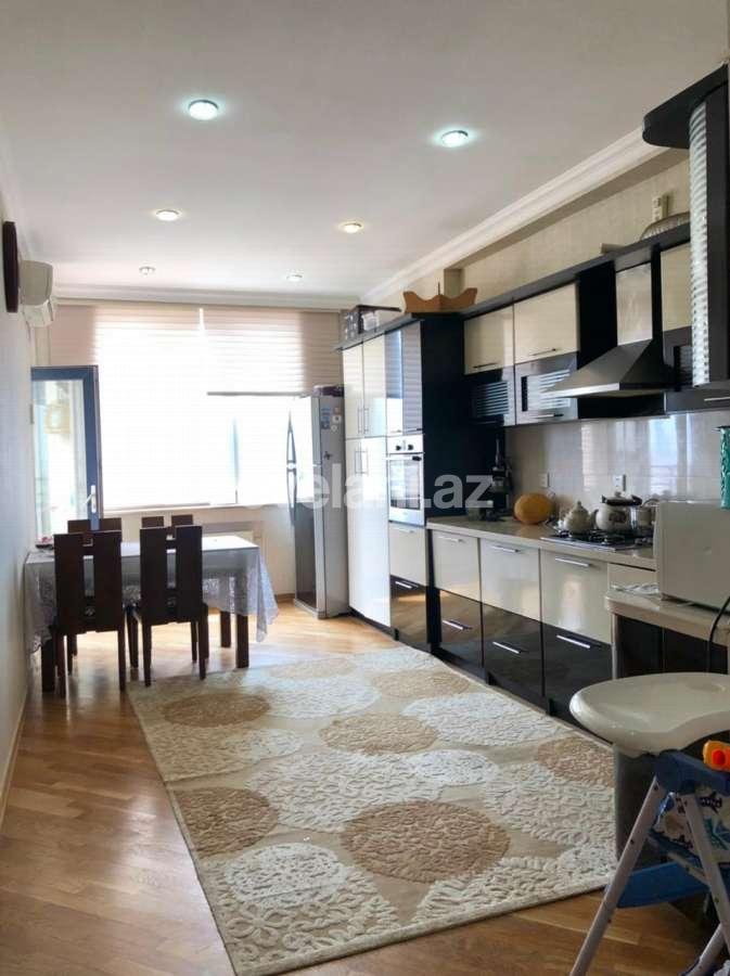 Satılır, yeni tikili, 3 otaqlı, 130 m², Azadlıq prospekti m.