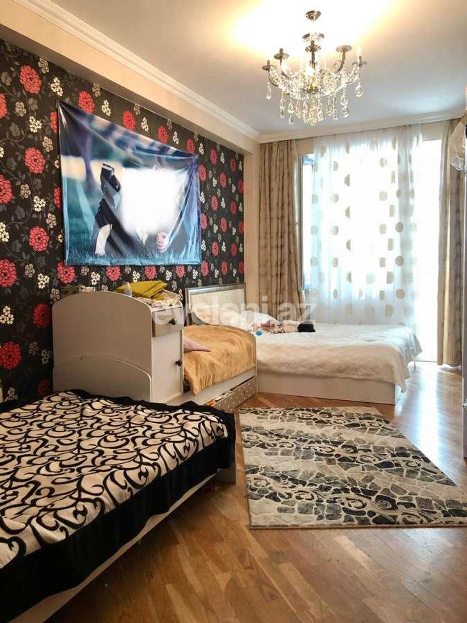 Satılır, yeni tikili, 3 otaqlı, 130 m², Azadlıq prospekti m.