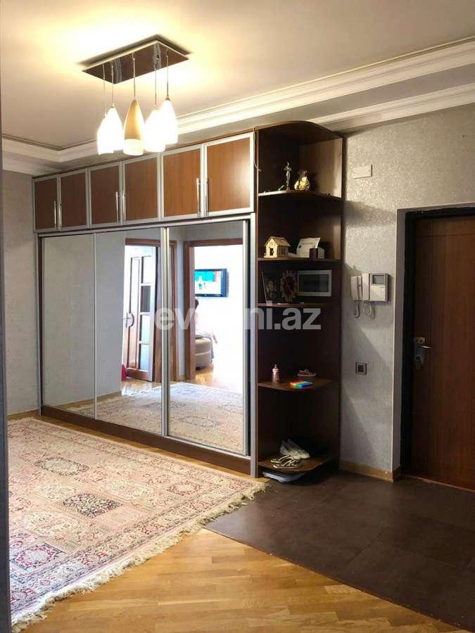 Satılır, yeni tikili, 3 otaqlı, 130 m², Azadlıq prospekti m.