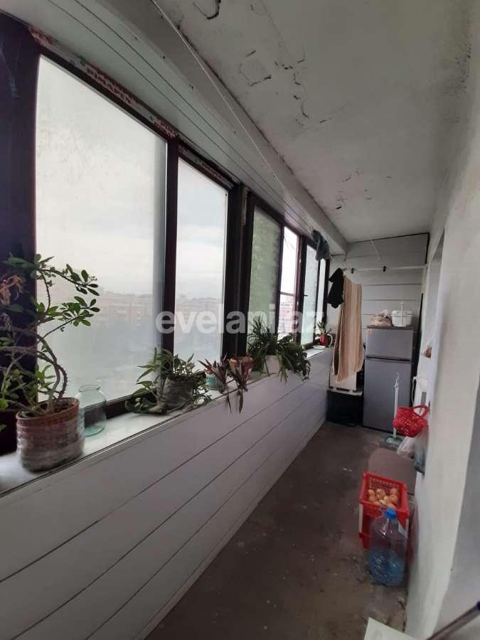 Satılır, köhnə tikili, 2 otaqlı, 60 m², Azadlıq prospekti m.