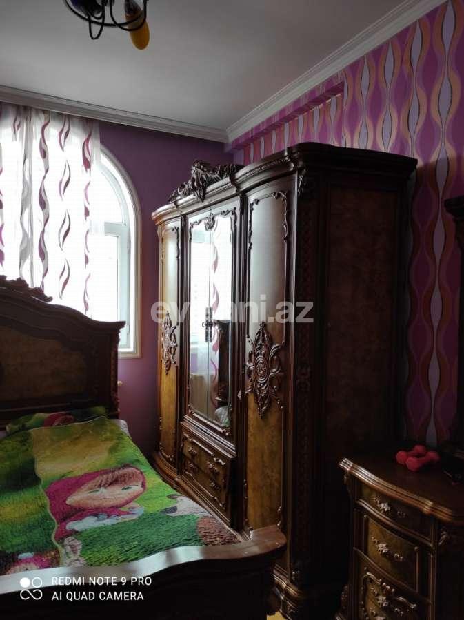 Satılır, yeni tikili, 3 otaqlı, 70 m², İnşaatçılar m.